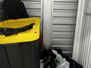 5 x 5 storage unit in Signal Hill, CA