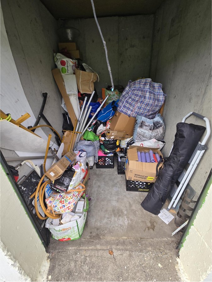 6 x 8 storage unit in Islandia, NY