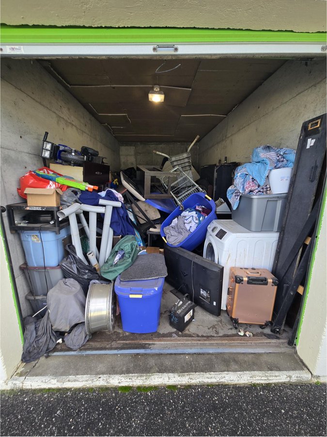 10 x 20 storage unit in Islandia, NY