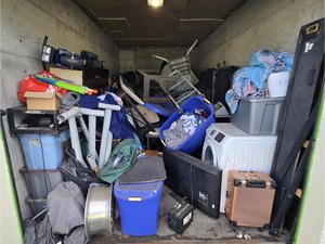 10 x 20 storage unit in Islandia, NY