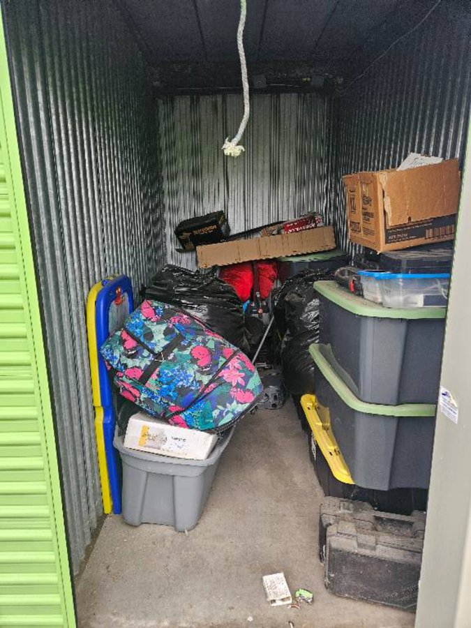 5 x 10 storage unit in Indianapolis, IN