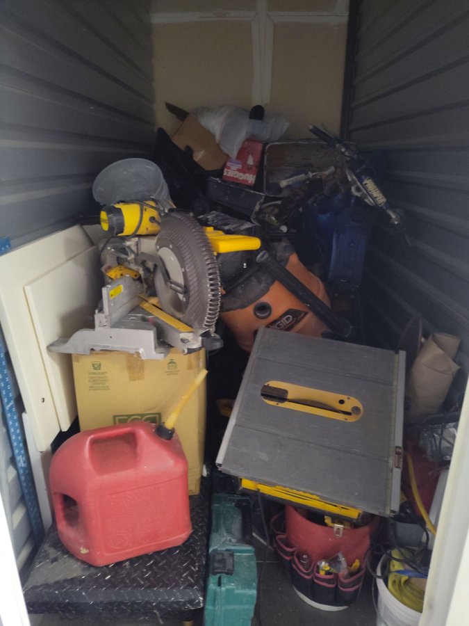 5 x 10 storage unit in Tampa, FL