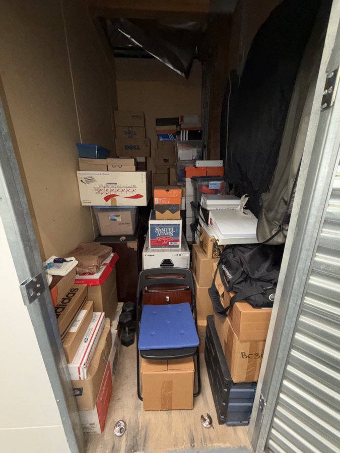 5 x 10 storage unit in Burbank, CA
