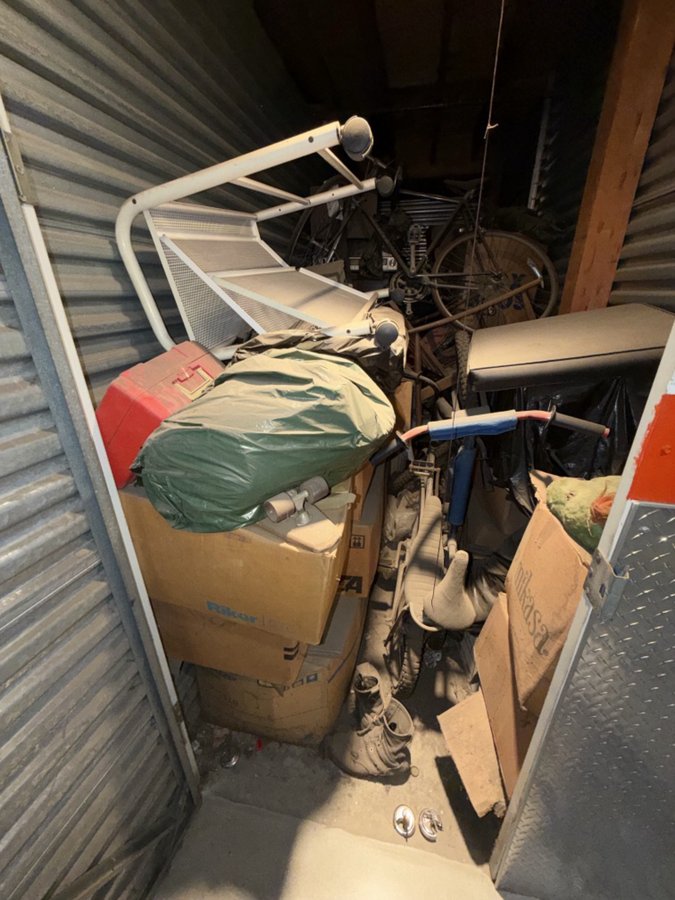 5 x 15 storage unit in Burbank, CA