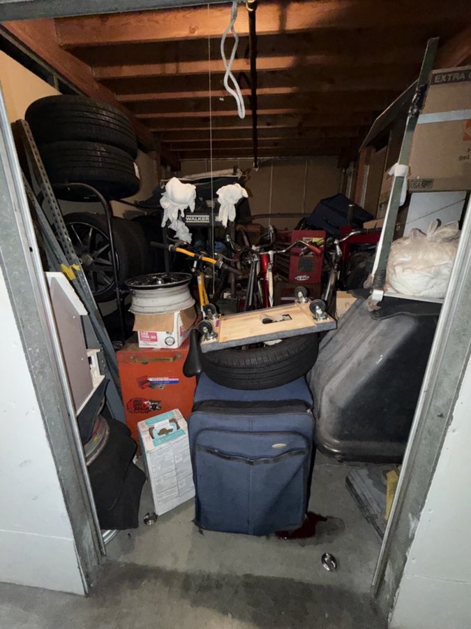 10 x 15 storage unit in Burbank, CA