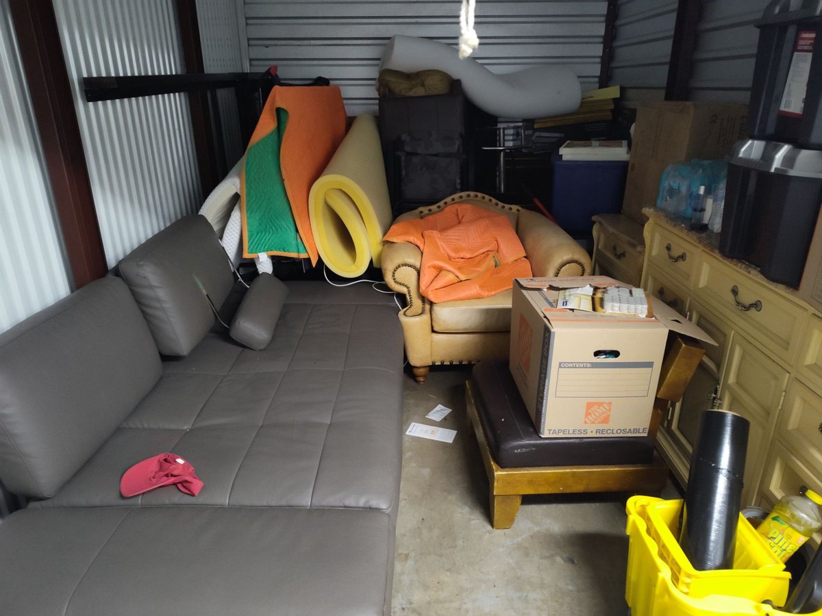 10 x 15 storage unit in Tampa, FL