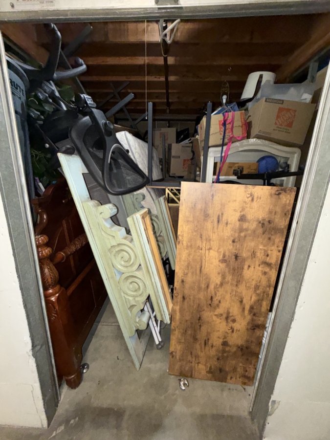 10 x 15 storage unit in Burbank, CA