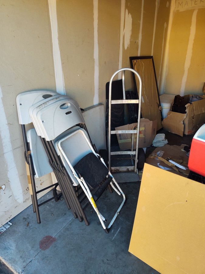 10 x 15 storage unit in Tampa, FL