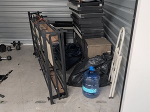 10 x 10 storage unit in Laveen, AZ