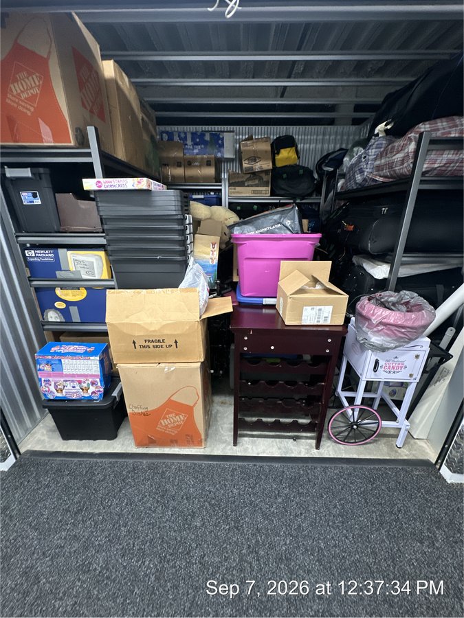 10 x 10 storage unit in North Bergen, NJ
