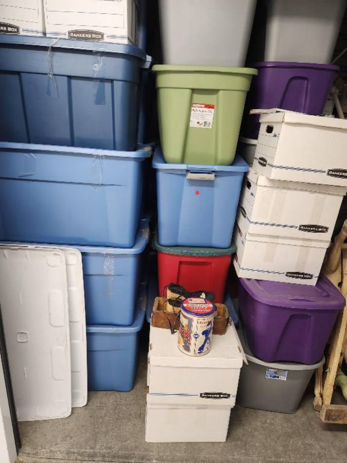10 x 10 storage unit in Palmdale, CA