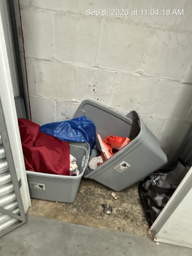2 x 5 storage unit in Elizabeth, NJ