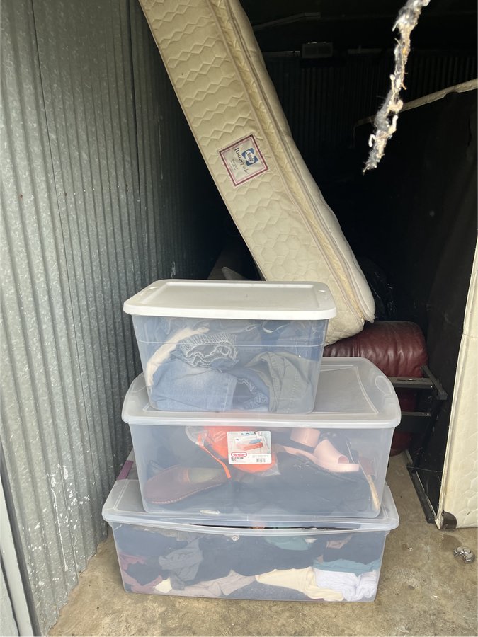10 x 20 storage unit in Lanham, MD