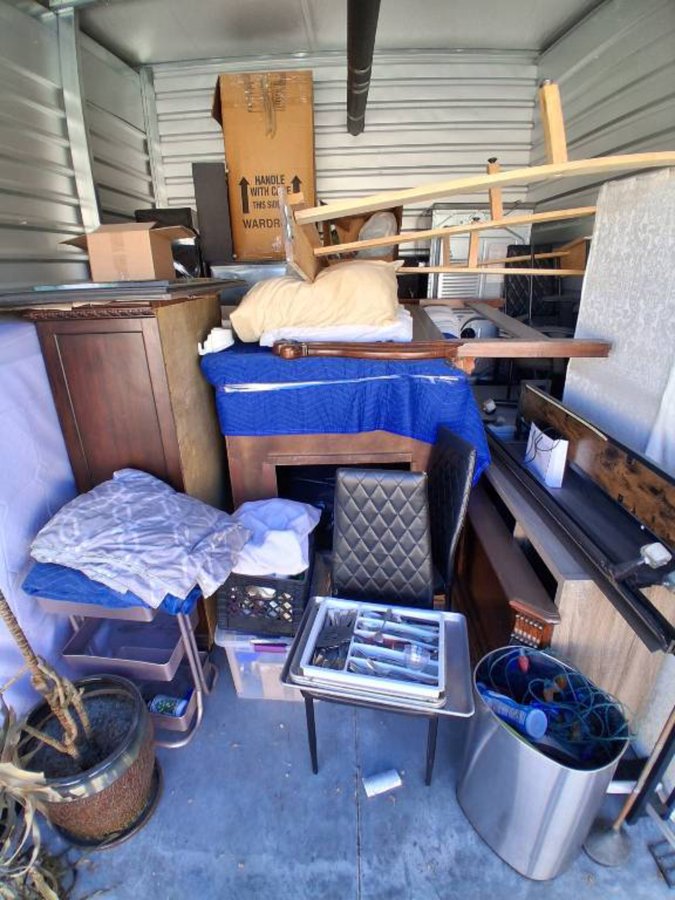 10 x 15 storage unit in Lancaster, CA