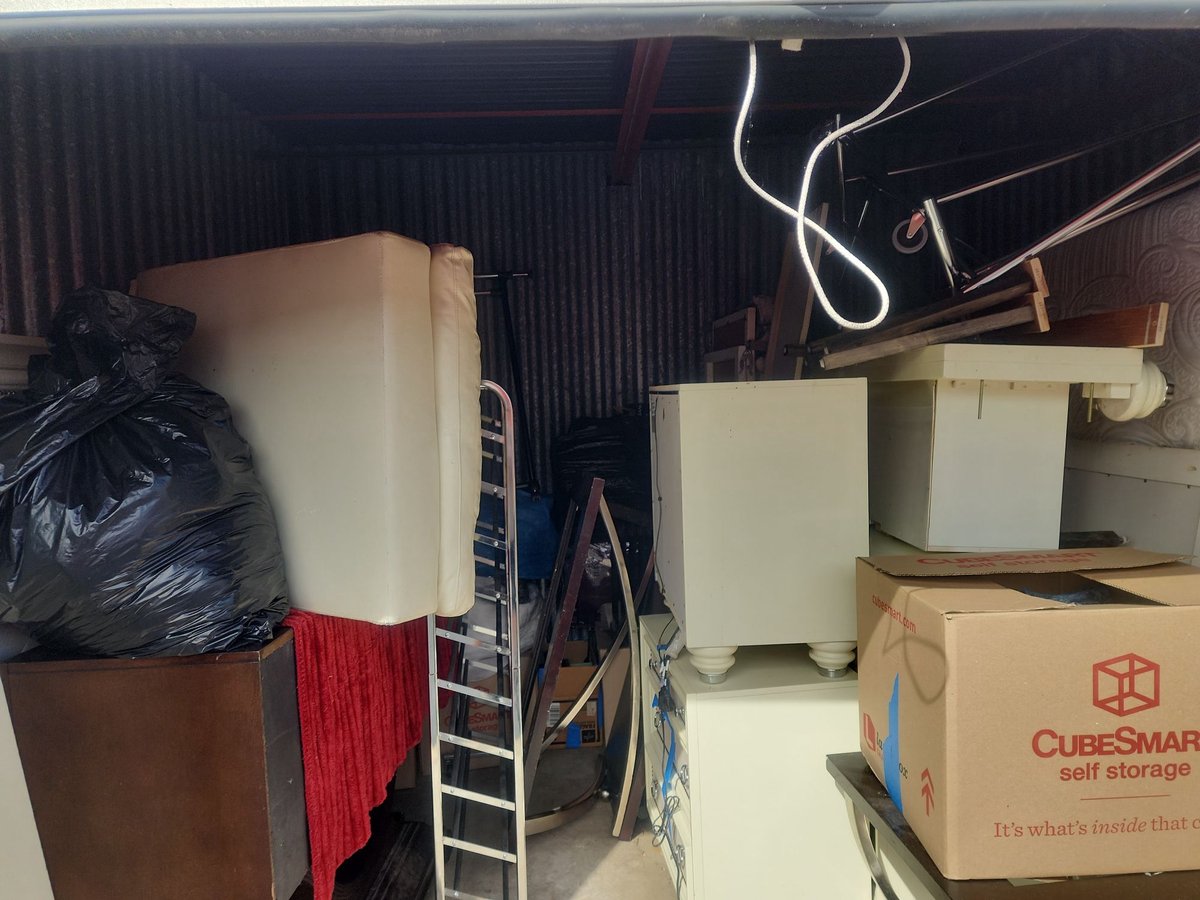 10 x 10 storage unit in Tampa, FL