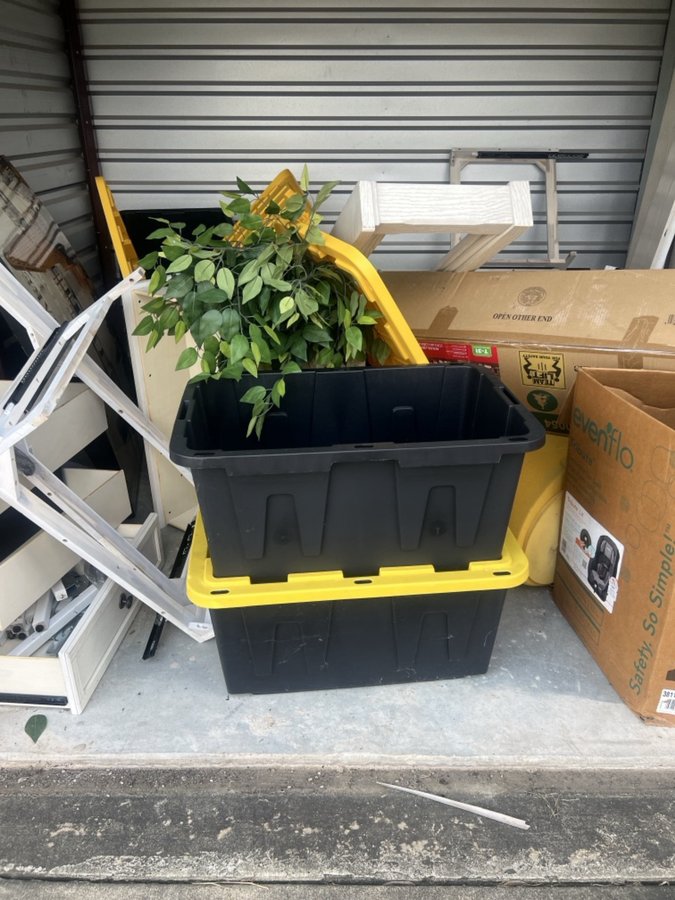 10 x 10 storage unit in Rosenberg, TX
