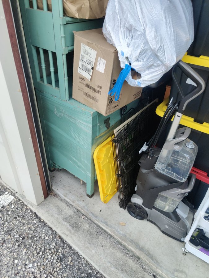 10 x 10 storage unit in Punta Gorda, FL
