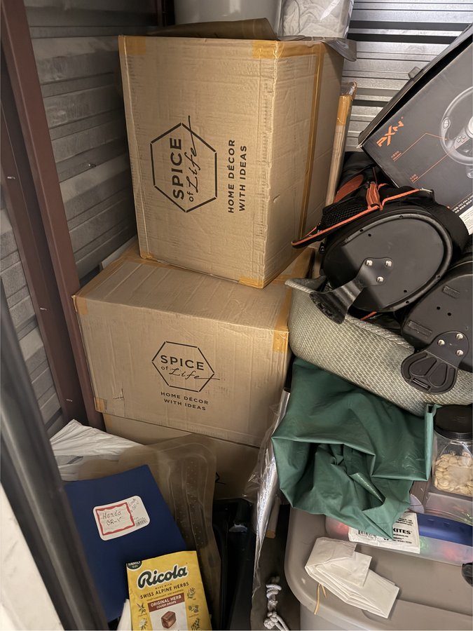 5 x 10 storage unit in Torrance, CA
