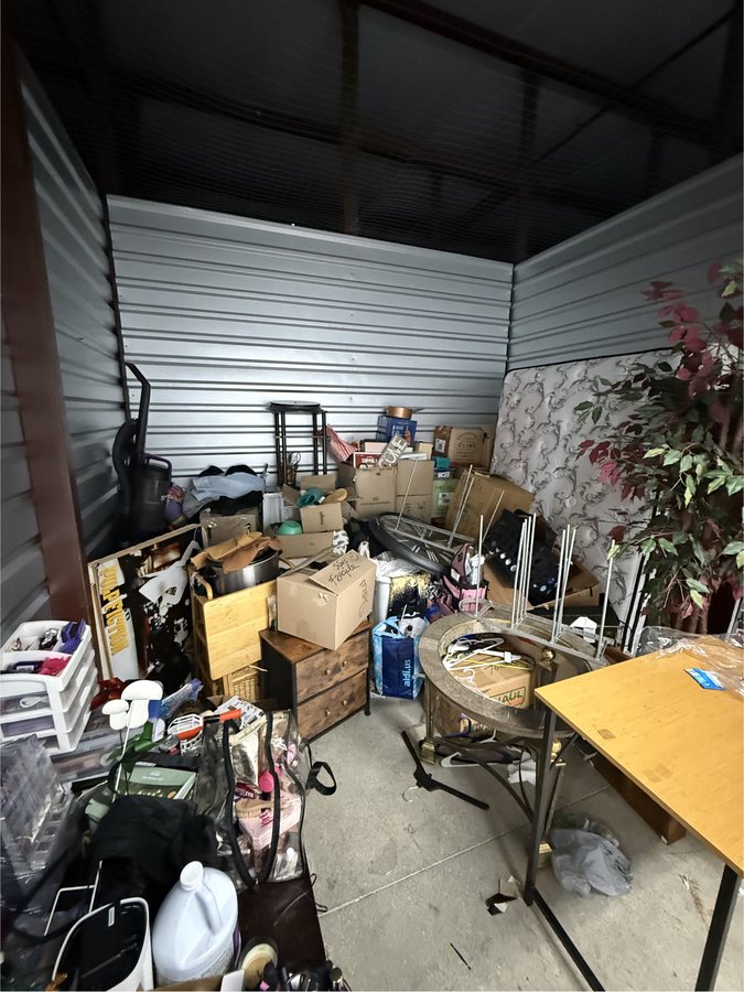 10 x 10 storage unit in Waukesha, WI