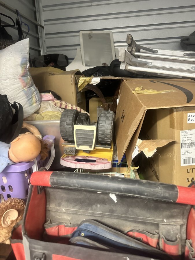 10 x 10 storage unit in Surprise, AZ