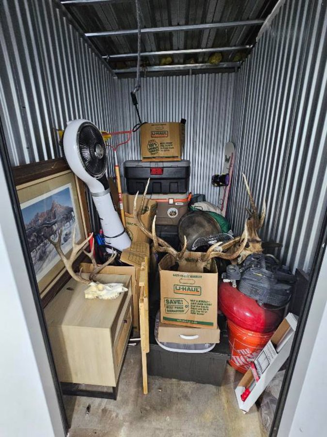 5 x 8 storage unit in Phoenix, AZ