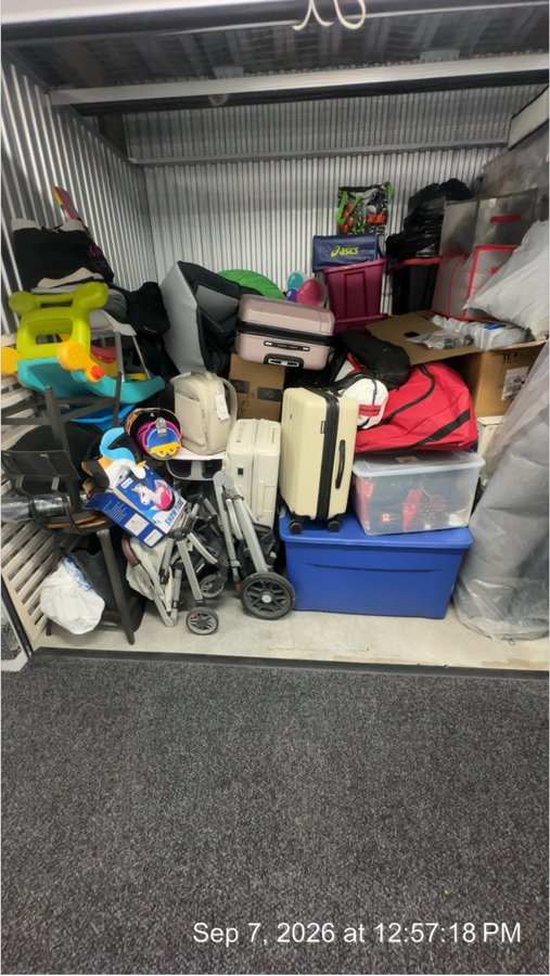 10 x 10 storage unit in North Bergen, NJ