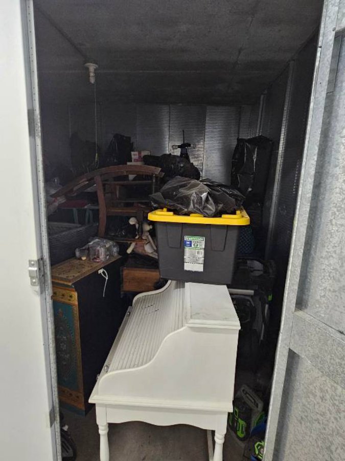 10 x 10 storage unit in Phoenix, AZ