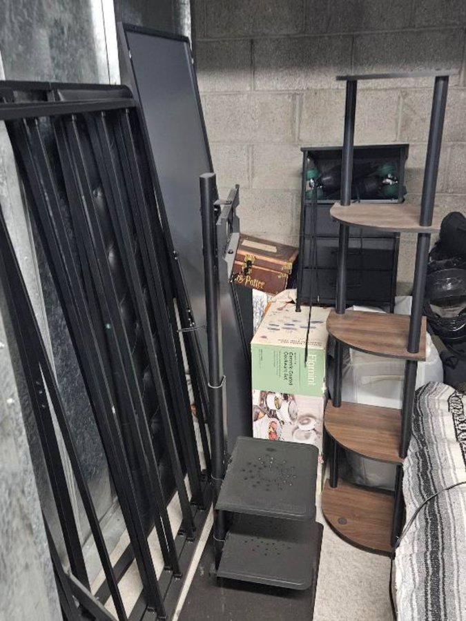 5 x 5 storage unit in Phoenix, AZ