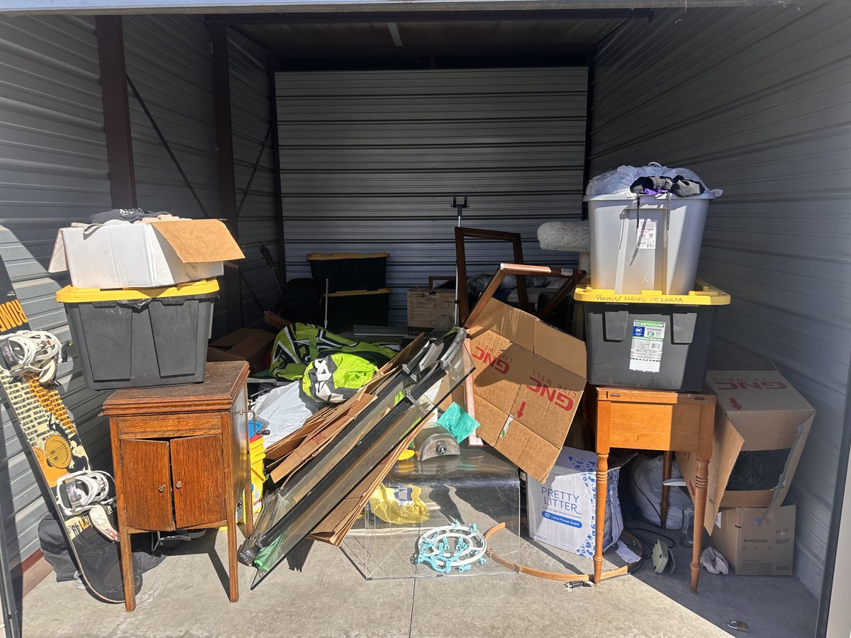 10 x 15 storage unit in Phoenix, OR