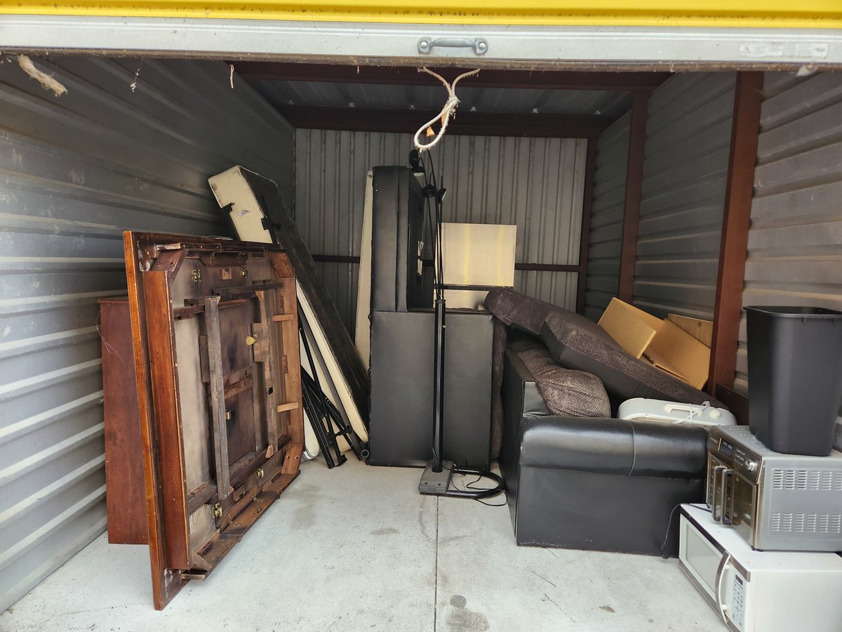 10 x 15 storage unit in Cheektowaga, NY