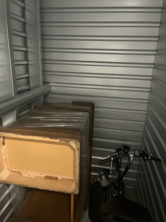 5 x 8 storage unit in Seattle, WA