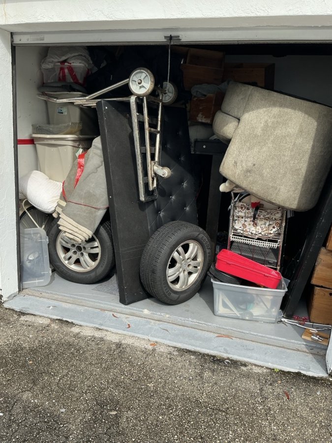 10 x 10 storage unit in Naples, FL