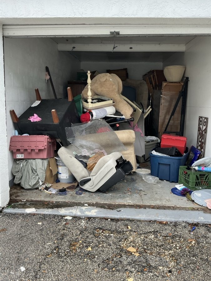 10 x 20 storage unit in Naples, FL