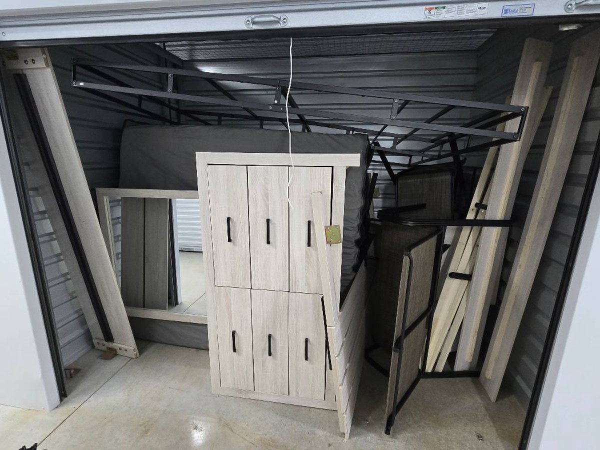 10 x 7 storage unit in Cape Coral, FL