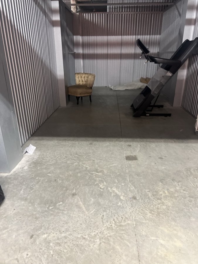 10 x 25 storage unit in Richmond, TX