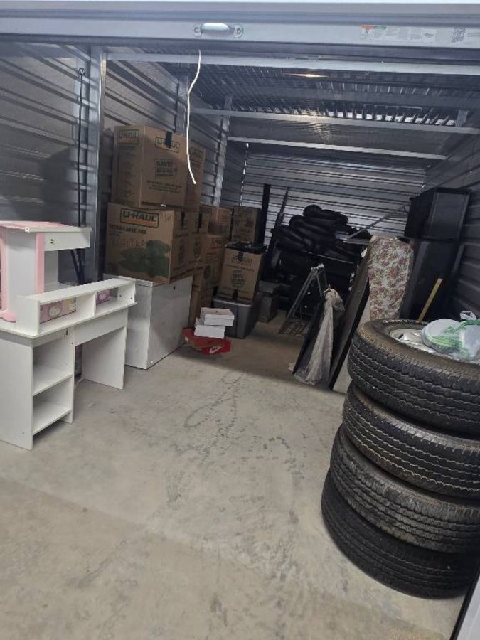 10 x 20 storage unit in Pensacola, FL