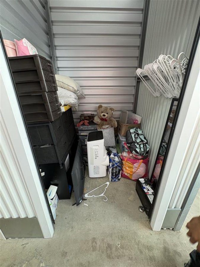 5 x 5 storage unit in Honolulu, HI