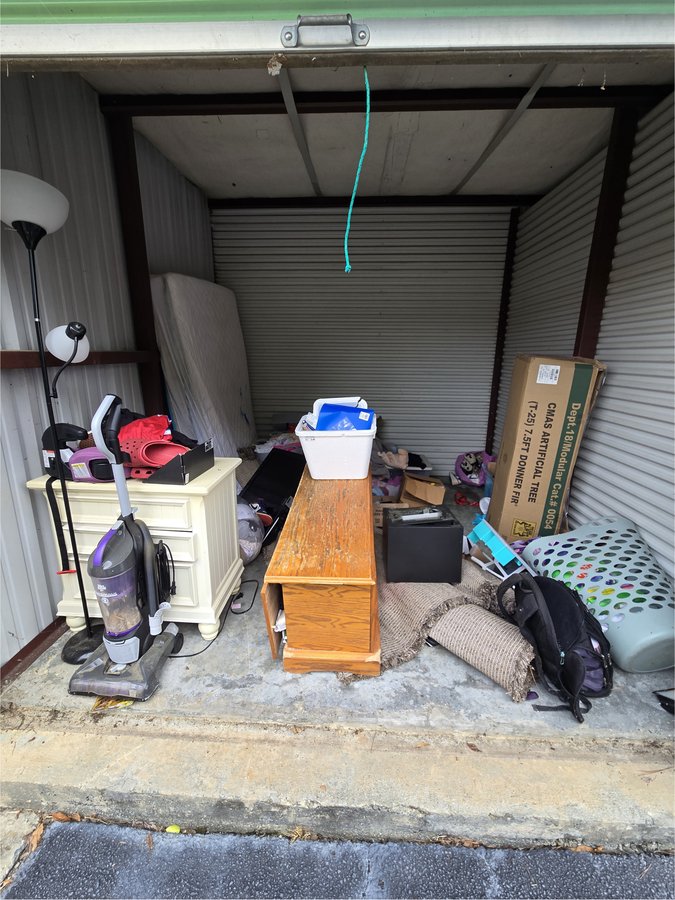 10 x 10 storage unit in Lawrenceville, GA