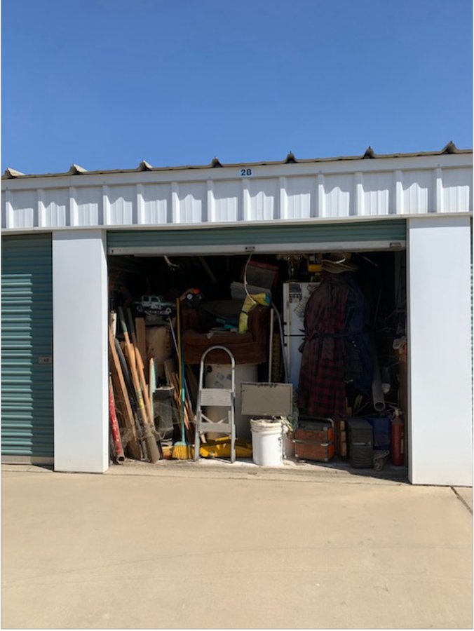 10 x 20 storage unit in Visalia, CA