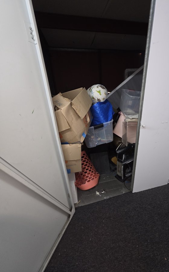 10 x 10 storage unit in Los Angeles, CA