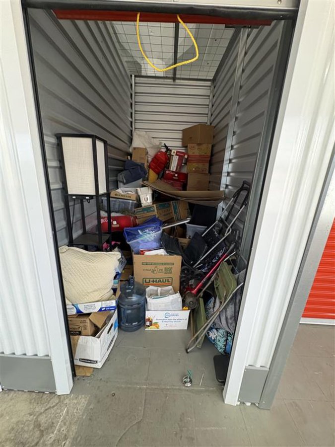 10 x 15 storage unit in Honolulu, HI