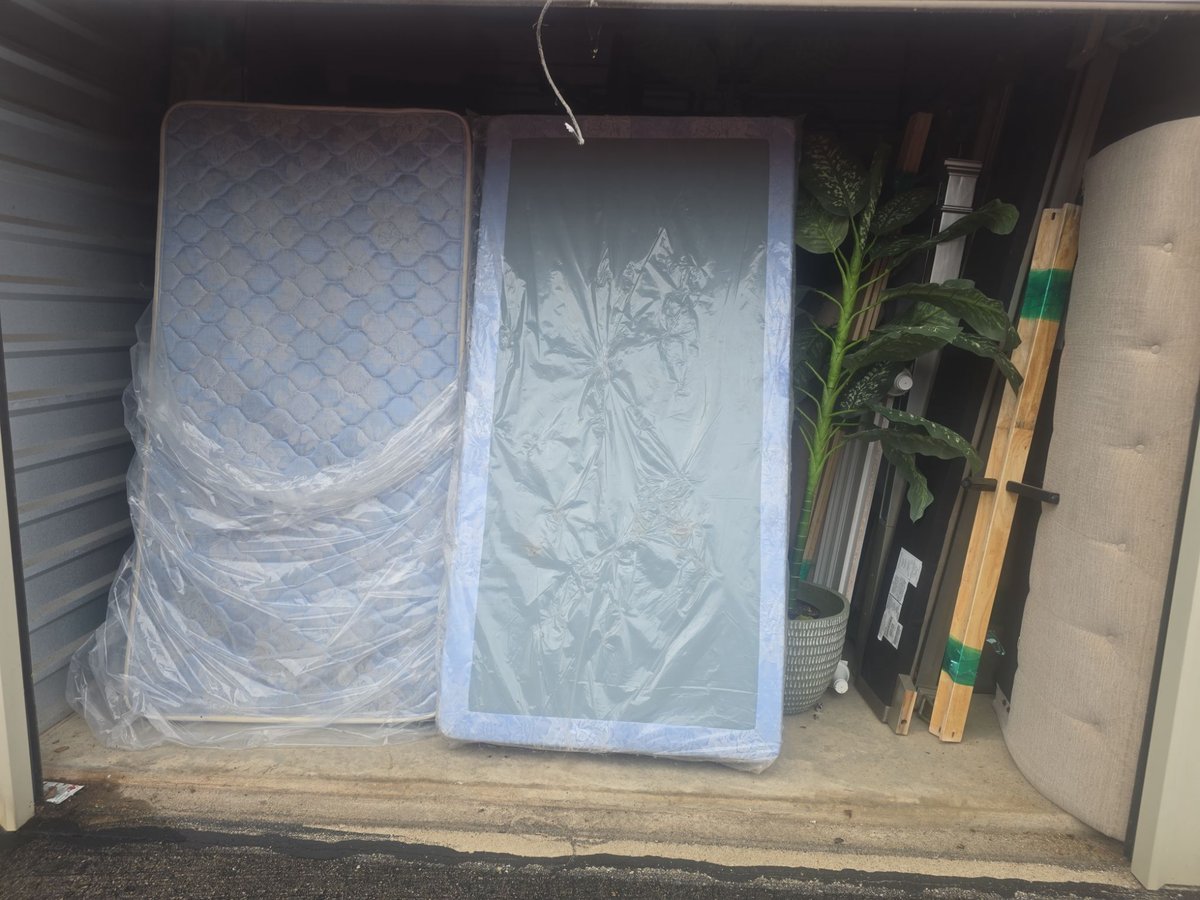 10 x 10 storage unit in Mason, OH