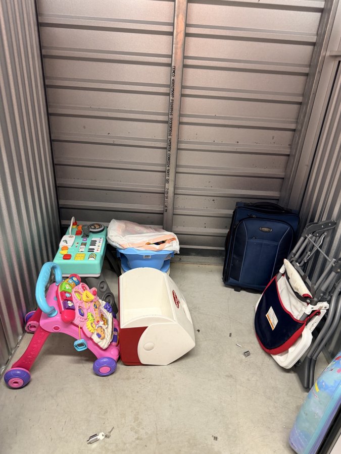5 x 5 storage unit in Houston, TX