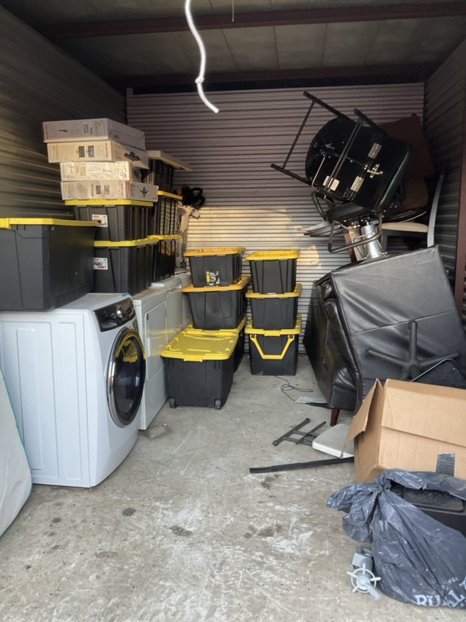 10 x 15 storage unit in Huntsville, AL