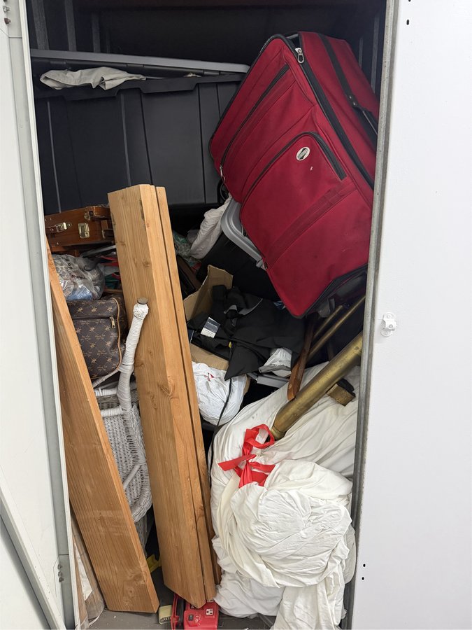 5 x 10 storage unit in Los Angeles, CA