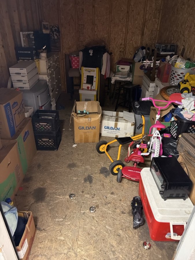 10 x 15 storage unit in Las Vegas, NV