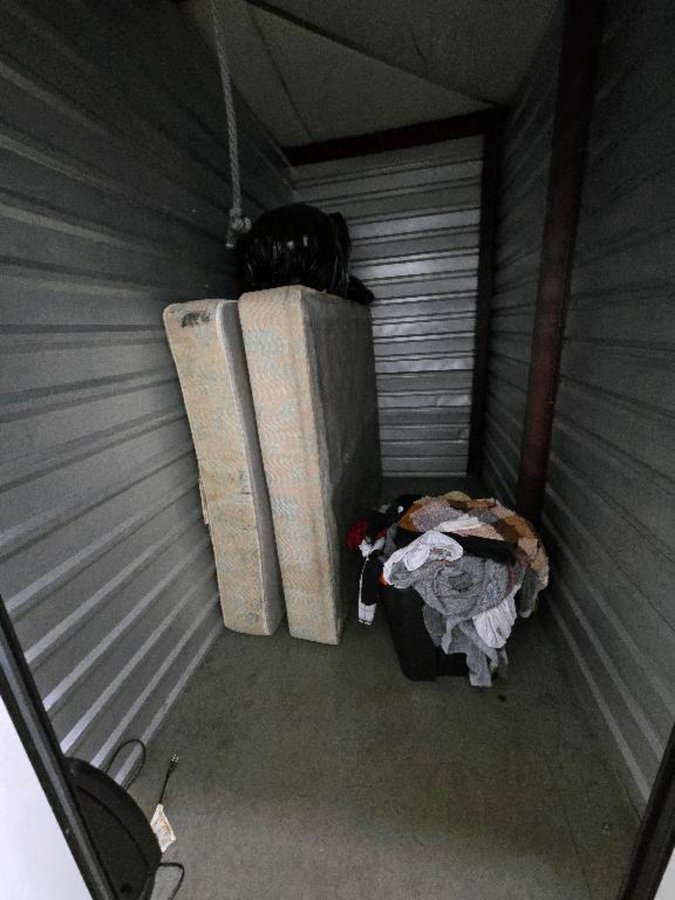 5 x 10 storage unit in Lakewood, WA