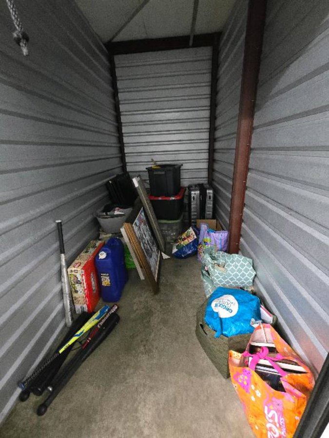 5 x 10 storage unit in Lakewood, WA