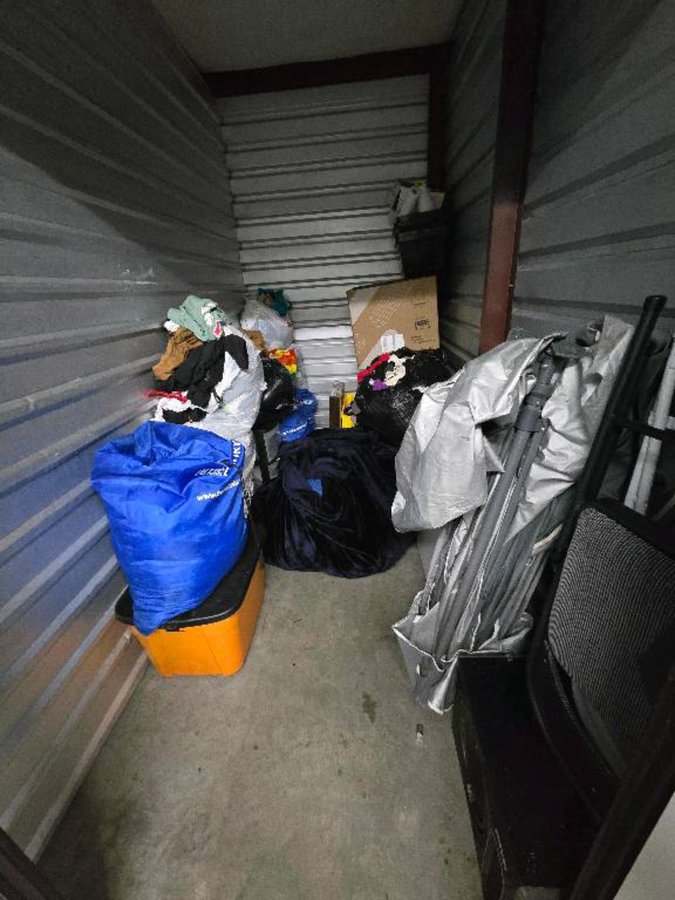 5 x 10 storage unit in Lakewood, WA