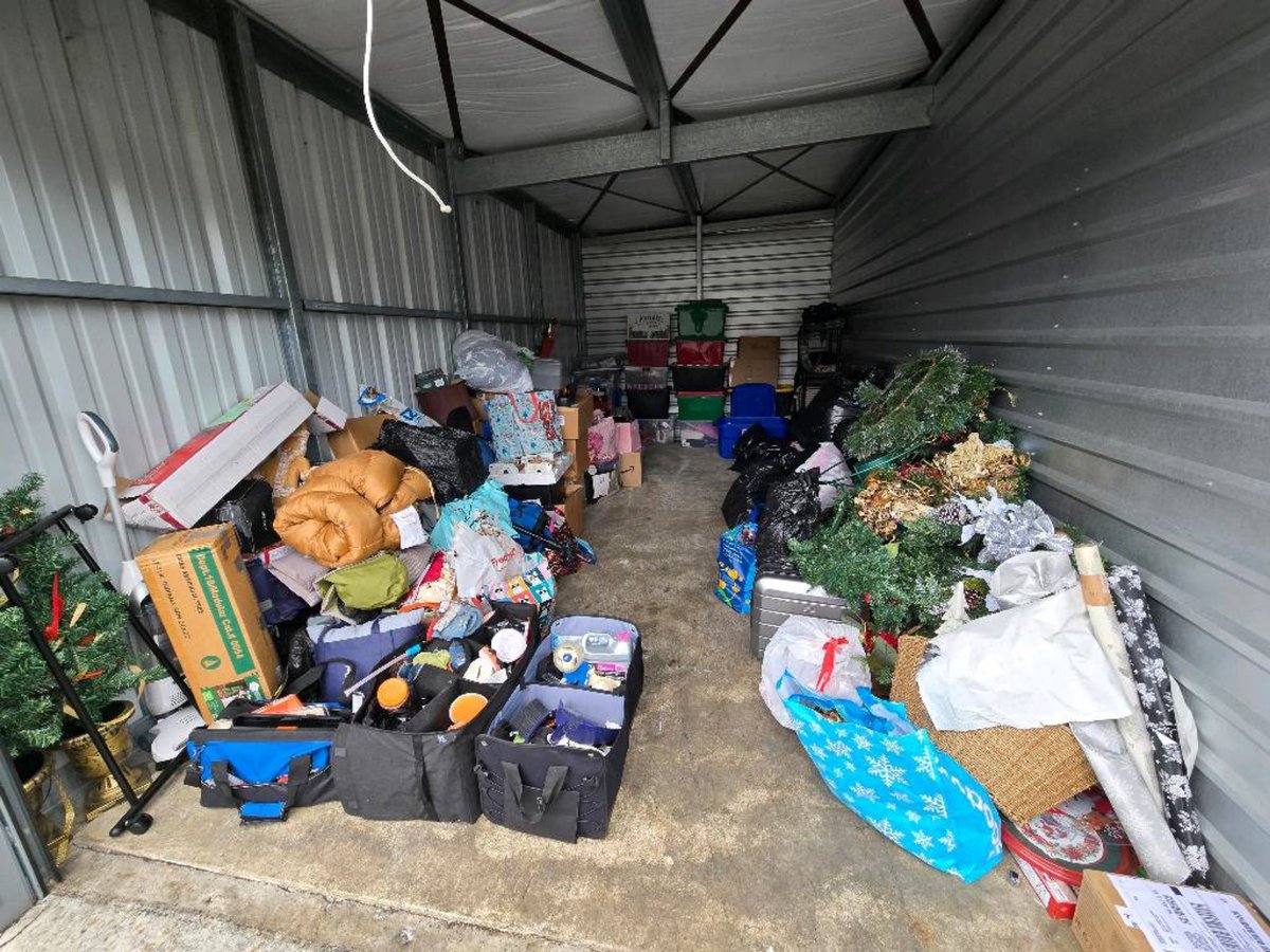 10 x 20 storage unit in Lakewood, WA